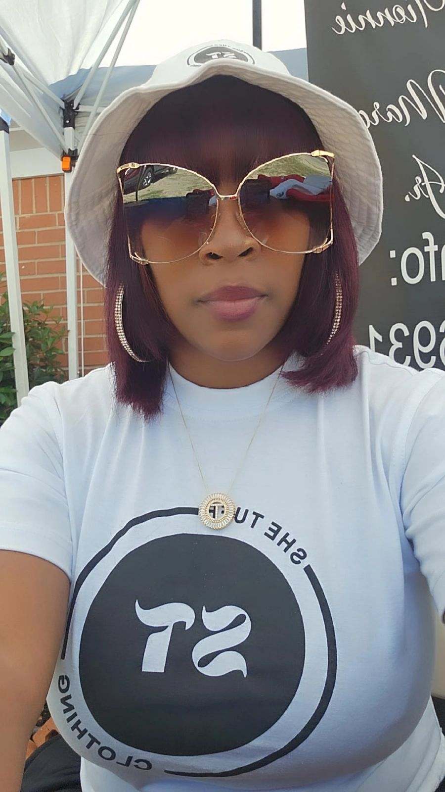 WHITE AND BLACK BUCKET HAT